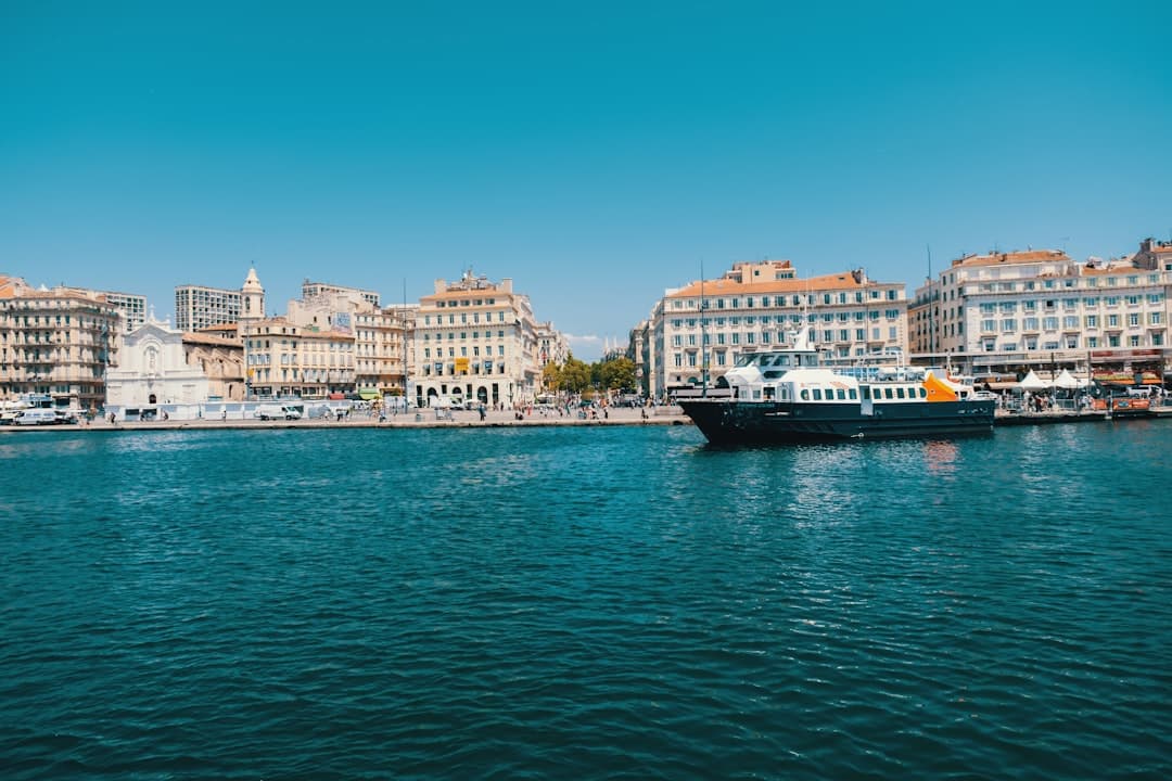 İstanbul - Marsilya Uçak Bileti