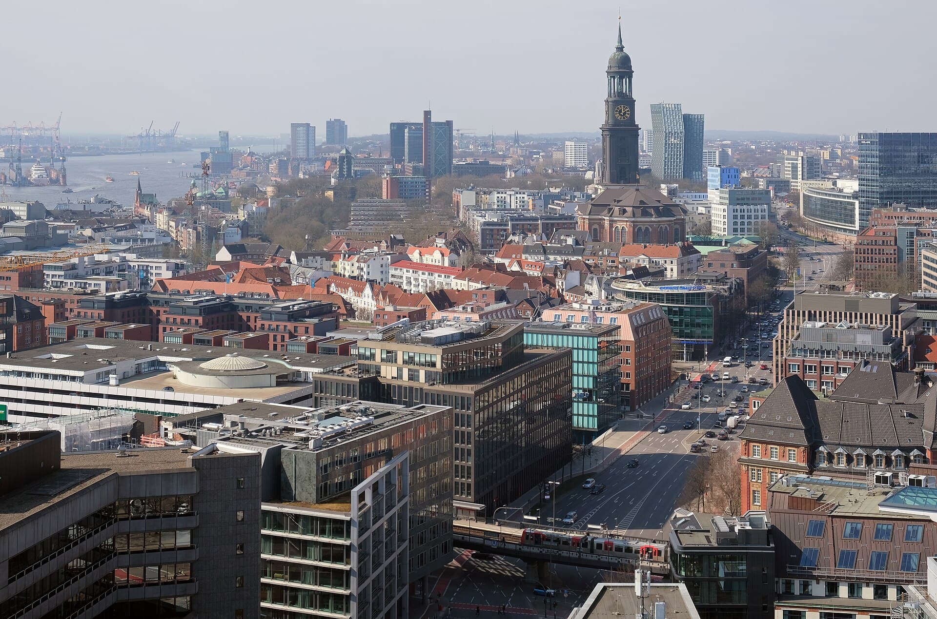 İstanbul - Hamburg Uçak Bileti